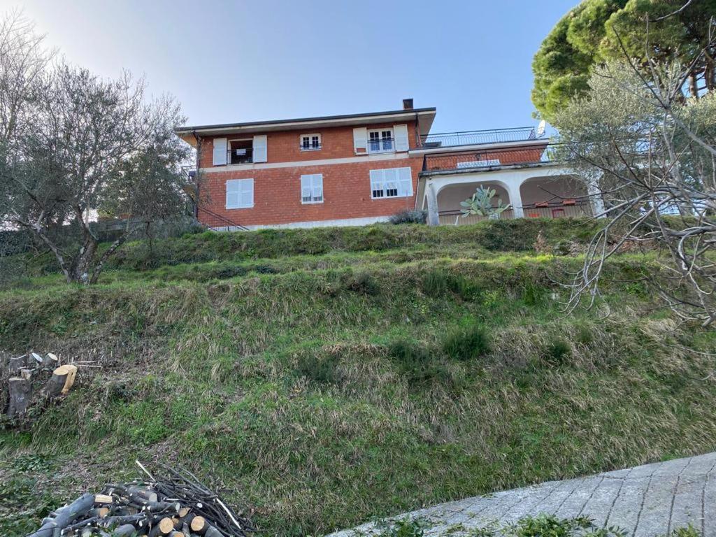 Casa Vacanza Villa Patrizia Follo Alto 외부 사진